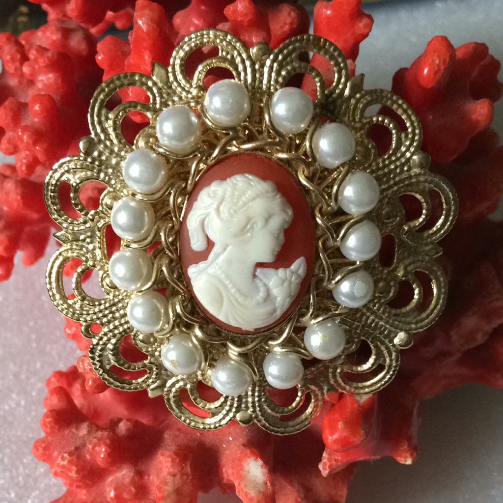 Art Deco Cameo Brooch